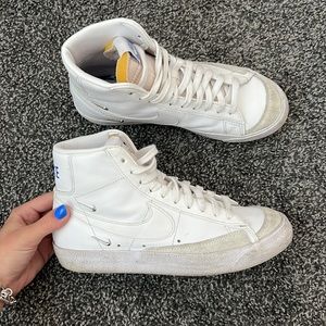 White Nike Blazer